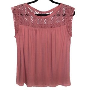 ⭐BOGO SALE⭐ GAP Top with Crocheted Neckline